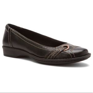 Clarks Recent Panther flat. Brand new, never worn!